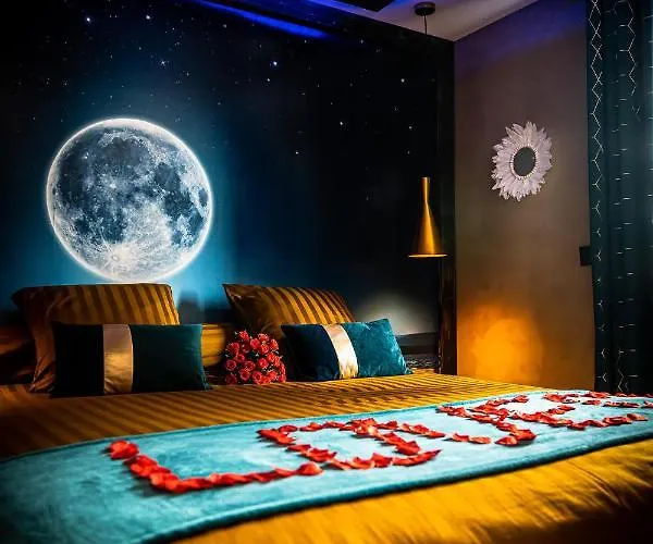 Love Room Jacuzzi La Villa Des Charmes (Adults Only) Vias