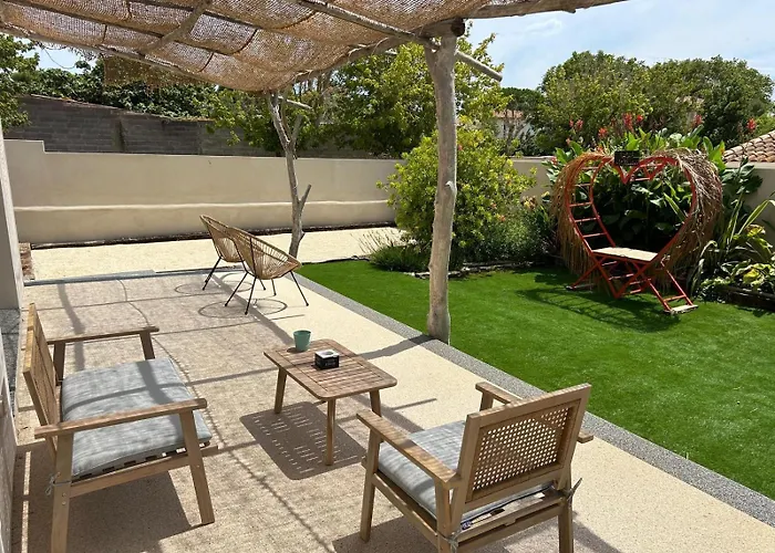 Love Room Jacuzzi La Villa Des Charmes (Adults Only) Βίλα Vias